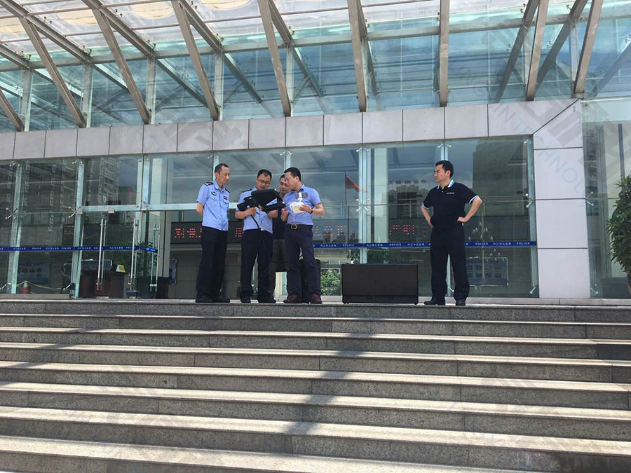 現(xiàn)場講解「無人機攔截系統(tǒng)」工作原理、操控方法